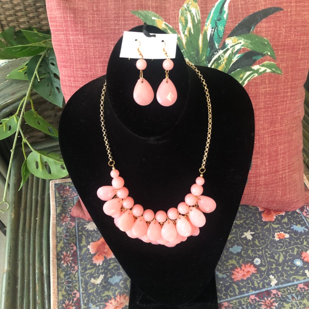 Vintage Rose Petal PINK STATEMENT NECKLACE/ ACRYLIC TEARDROP W/EAR NEW - Picture 9 of 9